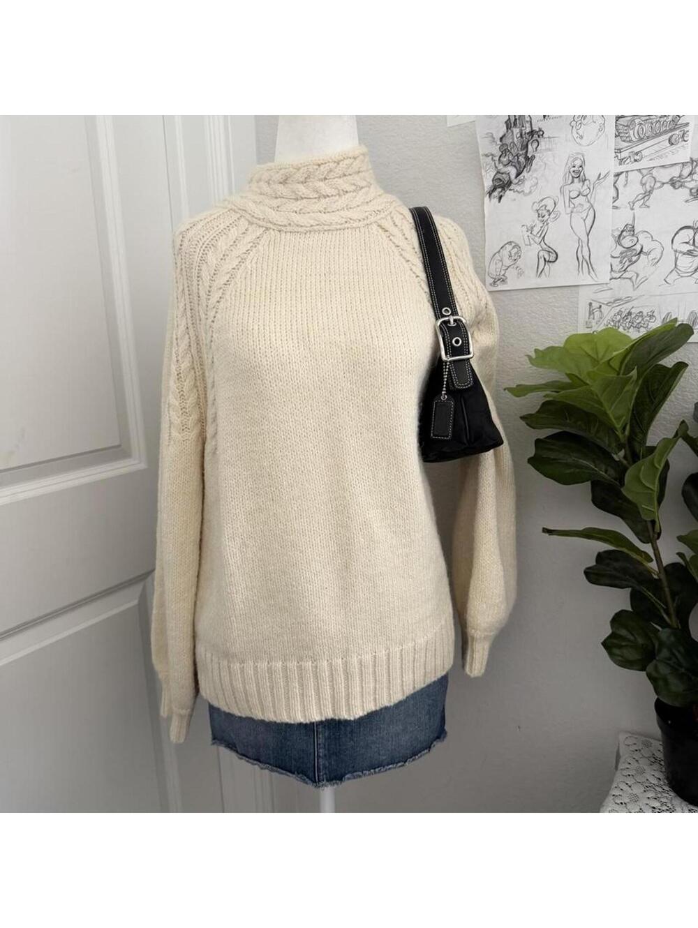 Turtle neck sweater